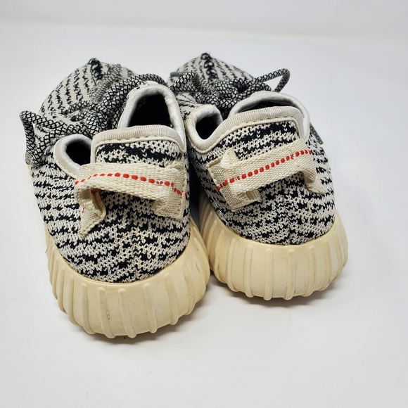 Adidas yeezy turtle dove first Gen sneakers - Picture 4 of 9